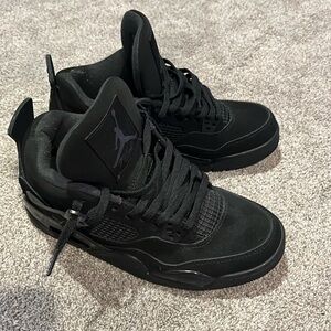 Jordan 4 Black Cat Size 8 women’s (size 6 men’s)